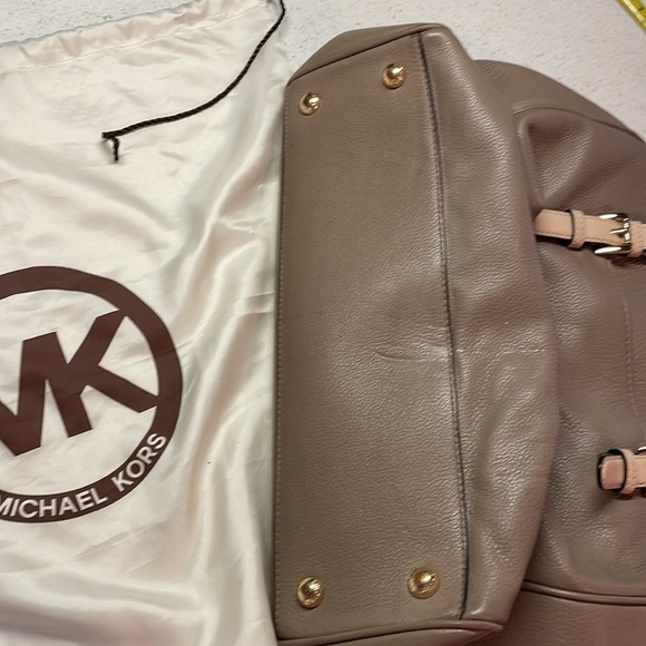 Michael Kors purse - Picture 8 of 8